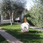 Dady With A Large Covered Terrace 3* Fažana