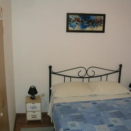 Vendégház Dady With A Large Covered Terrace Fažana