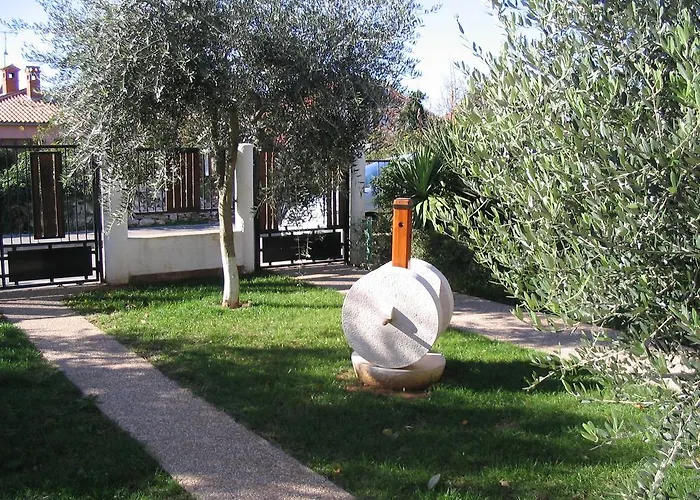 Dady With A Large Covered Terrace 3* Fažana